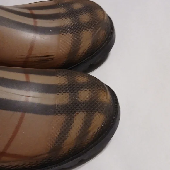BURBERRY RAIN BOOTS - Picture 9 of 9